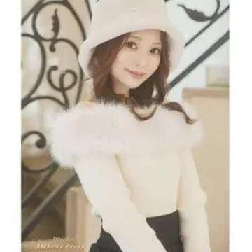 미셸 마카롱 퍼 오프숄더 니트 택 포함 미사용 새상품