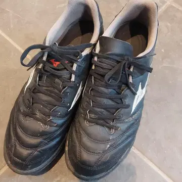 미즈노 블랙 축구화 스파이크