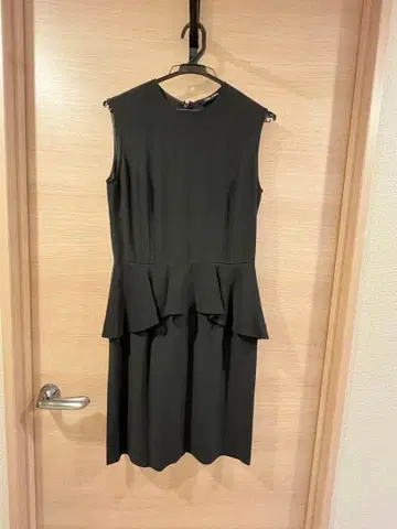 YOKO CHAN 블랙 슬리브리스 원피스