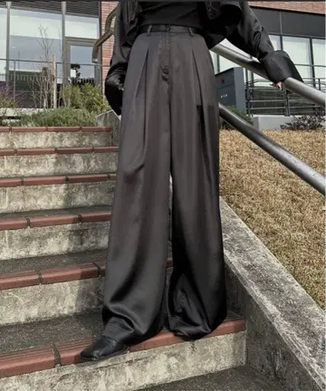 LVEU. 새틴 턱 와이드 팬츠 / 하의 팬츠 와이드 블랙
