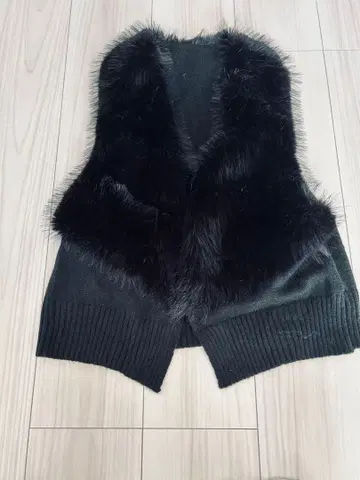 블랙 퍼 베스트 M 사이즈