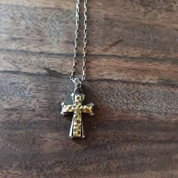 Edda 크로스 모티브 목걸이