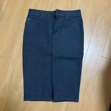 루시안 페라피네 다크 블루 데님 타이트 스커트 새상품