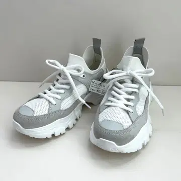 [새상품급] nouer 누에르 스니커즈 23cm 화이트 그레이 메쉬 니트