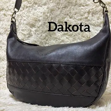 새상품급 다코타 가죽 뜨개질 숄더백 인트레차트 초승달