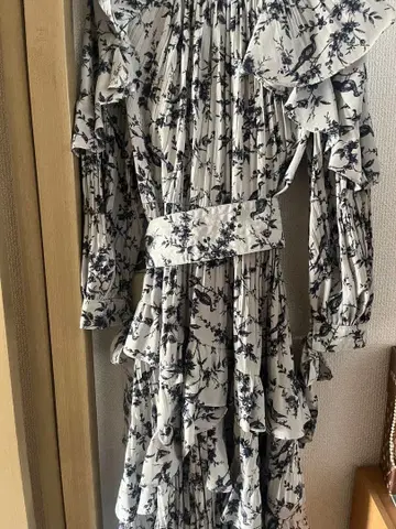 SNIDEL 프릴 플리츠 오버 원피스