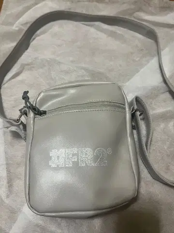#FR2 숄더백 그레이 레어템