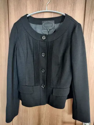 UNTITLED 블랙 노카라 자켓 사이즈 3
