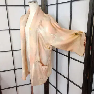 핑크 계열 심플 겉옷의 어레인지