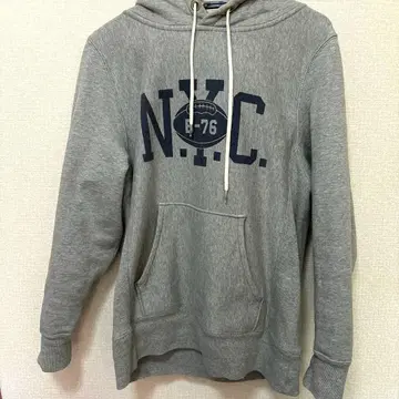 BEAMS N.Y.C. 그레이 후드 부착 후드티