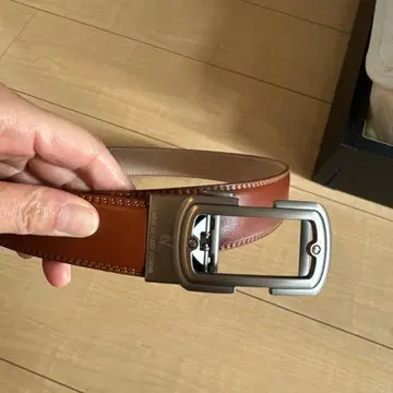브라운 가죽 벨트 메탈 버클 포함