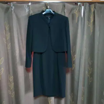 YUKI TORII 블랙 수트 사이즈 9