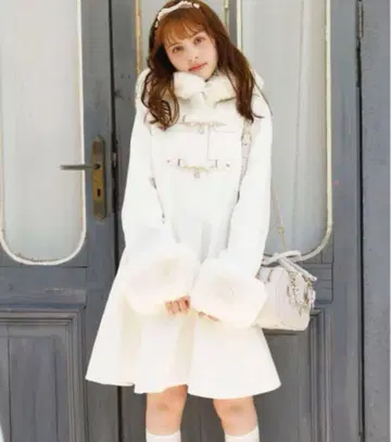 LIZLISA/리즈리사/리본 벨트 후드 코트/화이트