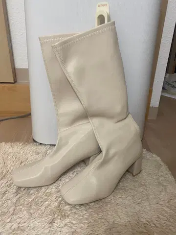 베이지 슬림핏 롱 부츠