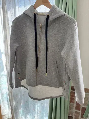 시시 에스 그레이 플레어 디자인 후드티