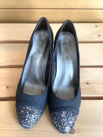 vanity beauty 글리터 포함 펌프스