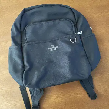 심플 블랙 백팩