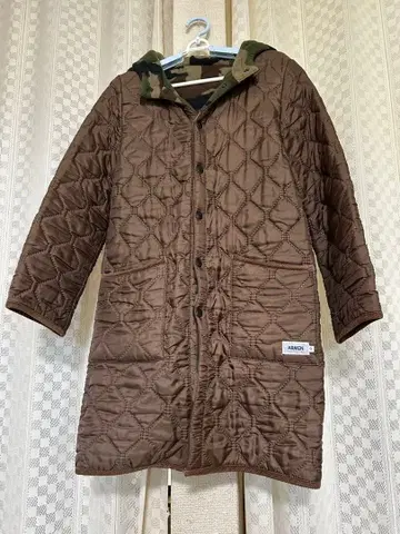 ARMEN 아르멘 퀼팅 코트 여성용 브라운 x 카모플라쥬 패턴