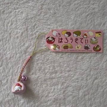 지역 한정 키티 화과자 딸기모찌 스트랩