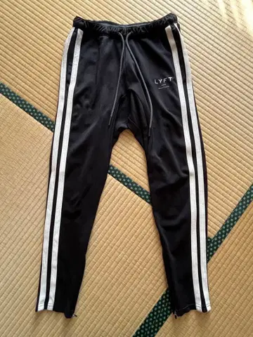 LYFT 슬림핏 스트라이프 조거 팬츠 블랙