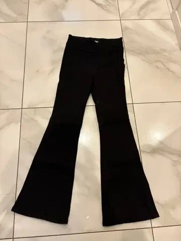 DKNY JEANS(다나카란) 블랙 스트레치 슬림 레그 플레어 청바지/S