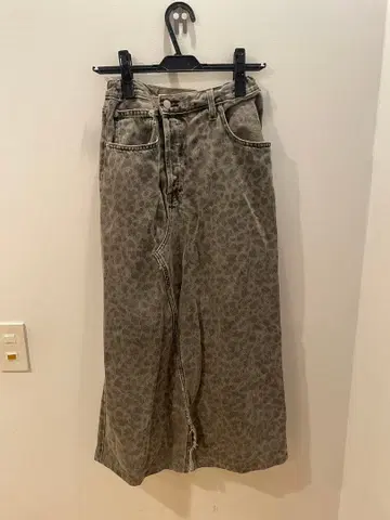 레오파드 무늬 데님 스커트