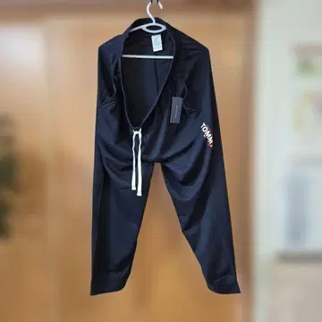 TOMMY HILFIGER 맨투맨