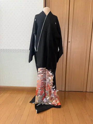 블랙 기모노 꽃무늬 기모노 자세한 내용은 댓글으로 문의해주세요