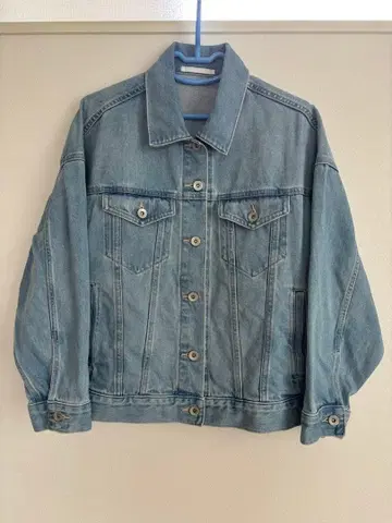미착용 유니클로 데님 자켓 S 사이즈