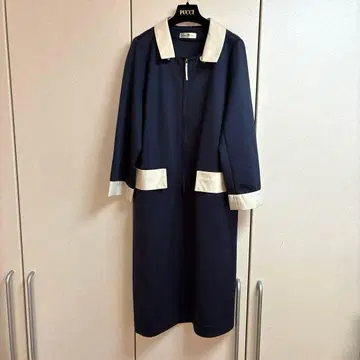 마치 진토 런던 네이비 지퍼 달린 원피스