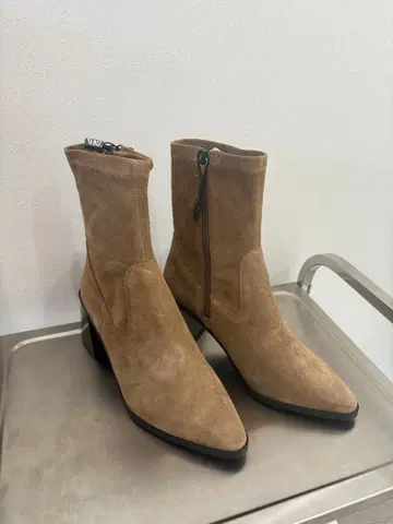 ZARA 스웨이드 지퍼 부츠