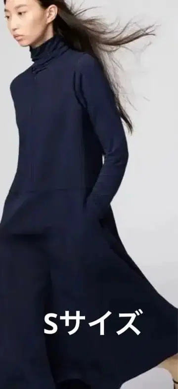 유니클로 C 하프 지퍼 원피스 슬리브리스