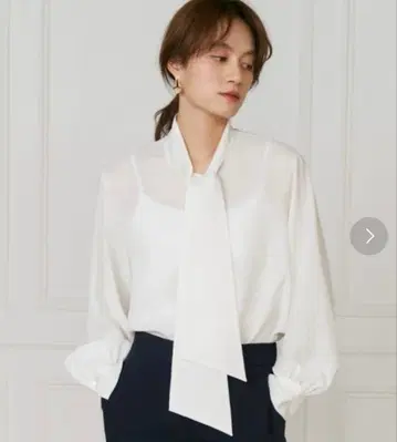 INED 나시지 조젯 보타이 블라우스