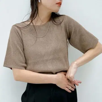 y/m 이임 시어 하프 슬리브 패턴 니트탑