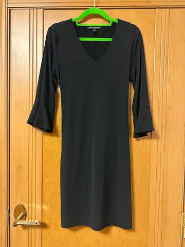 BANANA REPUBLIC 블랙 V넥 플레어 슬리브 원피스