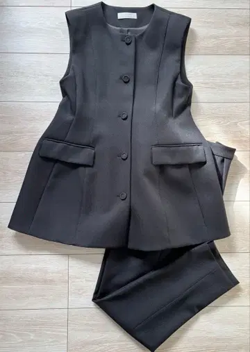 새상품급 셀포드 페플럼 베스트 팬츠 셋업 38