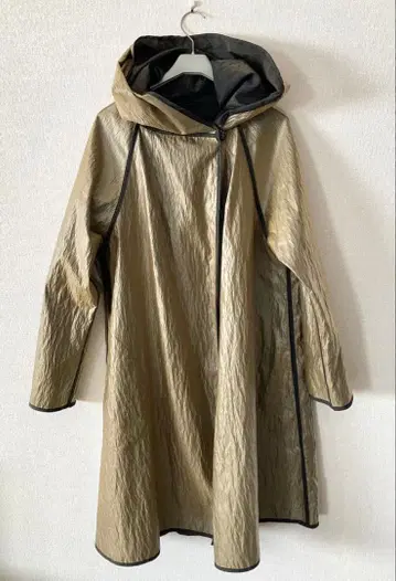 MYCRA PAC 리버서블 후드 부착 코트