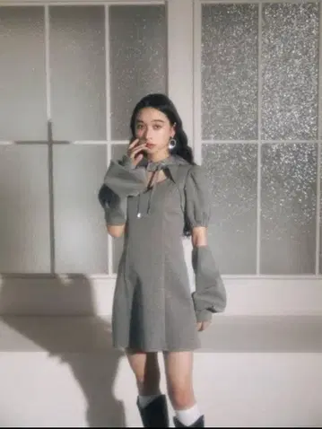 버블 오픈 넥암 맨투맨 원피스 버블스 그레이