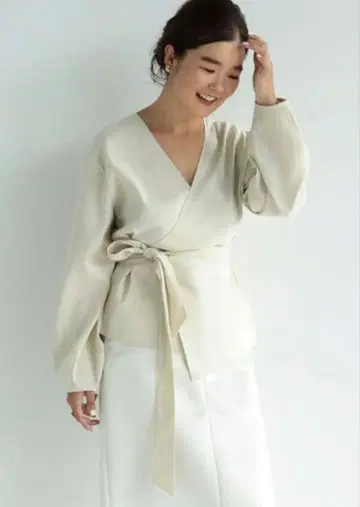 새상품급 데미룩스 빔즈 카슈쿨 블라우스