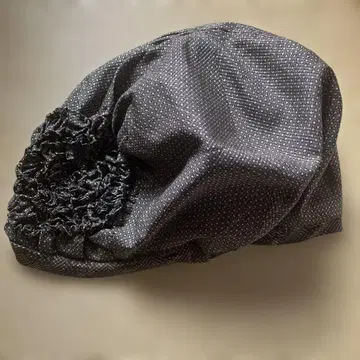 오시마 핸드메이드 프릴 장식 블랙 도트 무늬 모자