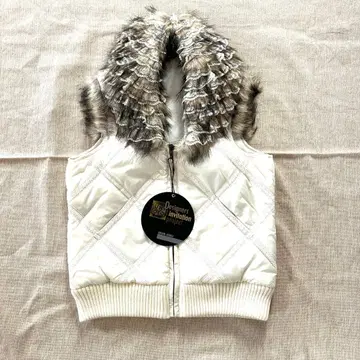 유니클로 디자이너 화이트 프릴 퍼 포함 퀼팅 베스트 아담 존스