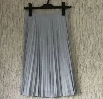 그레이 플리츠 스커트 무릎 기장