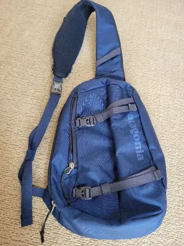 patagonia 네이비 숄더백