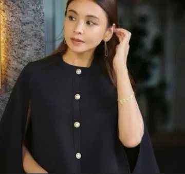 [ 새상품급 ] 블랙 유나이티드 애로우즈 케이프 니트 가디건