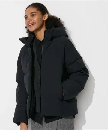 UNIQLO 심리스 다운 후드티 블랙 M