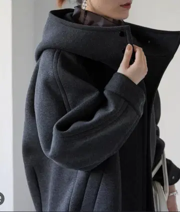 다크 그레이 후드 부착 자켓