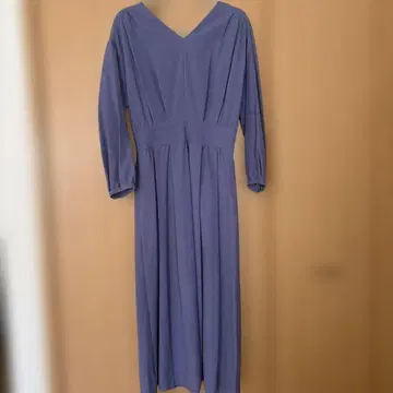 퍼플 V넥 긴팔 플레어 원피스