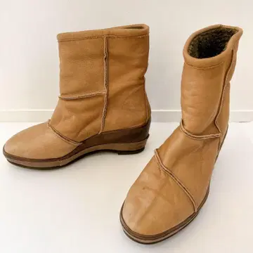 베이지 가죽 숏 보아 부츠 22cm