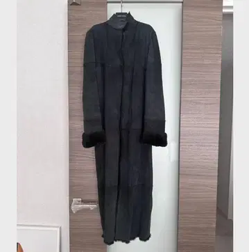 Costume National 무스탕 롱 코트 다크 그레이 새상품급