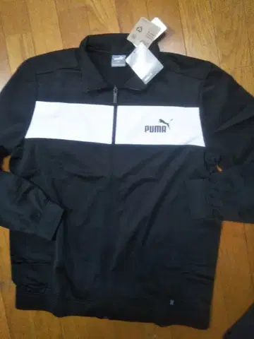 푸마 저지 블랙/화이트 새상품 푸마 아시아 핏 XL 저지 자켓